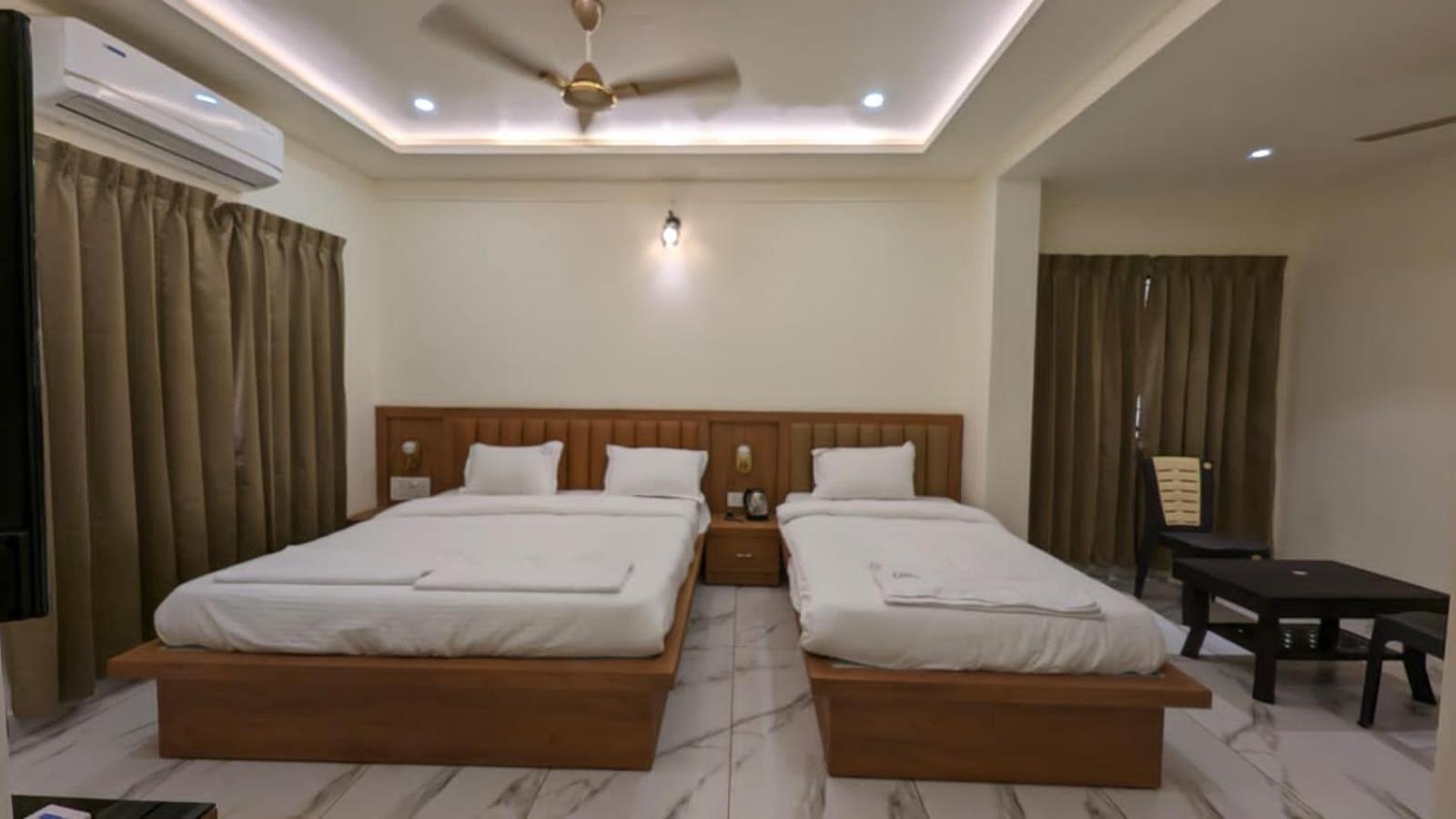 Hotel Mythri Residency Hubli Exterior foto